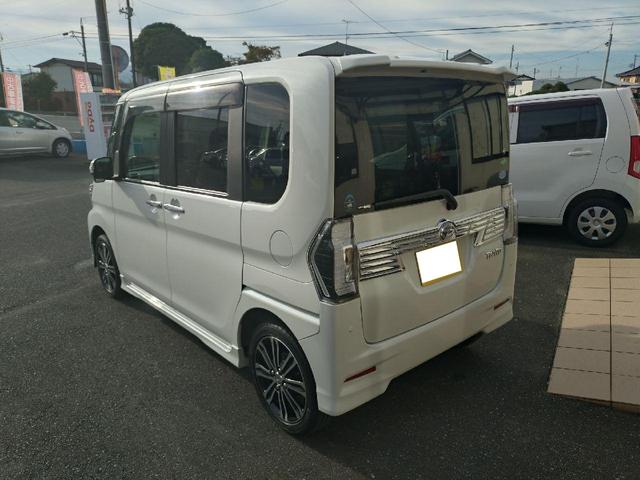 タント カスタムＲＳ　トップエディションＳＡＩＩ　４ＷＤ・ターボ・左右パワースライドドア・純正ナビ・ドライブレコーダー・衝突防止（スマートアシストＩＩ）・タイヤ４本新品交換・ステアリングスイッチ・ハーフレザーシート・１５インチアルミホイール（7枚目）