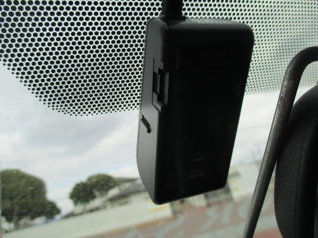 純正ドライブレコーダー。万が一の時のために今は必須の装備ですね。