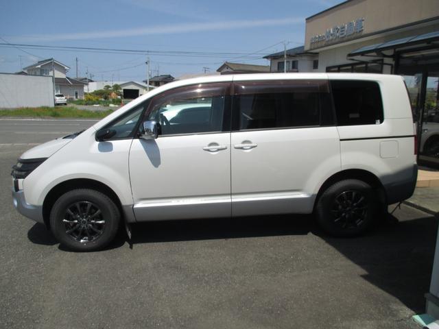 デリカＤ：５ Ｇ　ナビパッケージ　社外マッドフラップ・社外ヘッドライトプロテクター・社外ナビ・フルセグＴＶ・ＣＤ・ＤＶＤ再生・Ｂｌｕｅｔｏｏｔｈ接続・フロントカメラ・サイドカメラ・バックカメラ・スマートキー・左側パワースライドドア（5枚目）