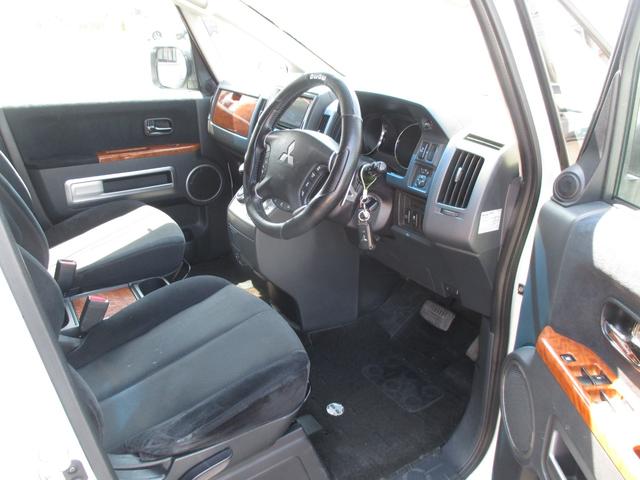 デリカＤ：５ Ｇ　ナビパッケージ　社外マッドフラップ・社外ヘッドライトプロテクター・社外ナビ・フルセグＴＶ・ＣＤ・ＤＶＤ再生・Ｂｌｕｅｔｏｏｔｈ接続・フロントカメラ・サイドカメラ・バックカメラ・スマートキー・左側パワースライドドア（7枚目）