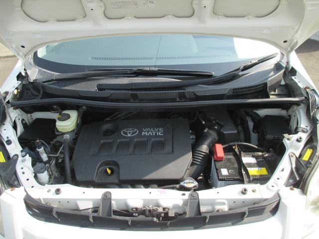ノア Ｓｉ　８人乗り・左右パワースライドドア・純正ＨＤＤナビ・バックカメラ・フルセグＴＶ・ＣＤ・ＤＶＤ・ＳＤ再生・前後ドライブレコーダー・純正１６インチアルミホイール・ＥＴＣ・スマートキー・プッシュスタート（24枚目）