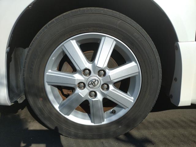 ノア Ｓｉ　８人乗り・左右パワースライドドア・純正ＨＤＤナビ・バックカメラ・フルセグＴＶ・ＣＤ・ＤＶＤ・ＳＤ再生・前後ドライブレコーダー・純正１６インチアルミホイール・ＥＴＣ・スマートキー・プッシュスタート（26枚目）