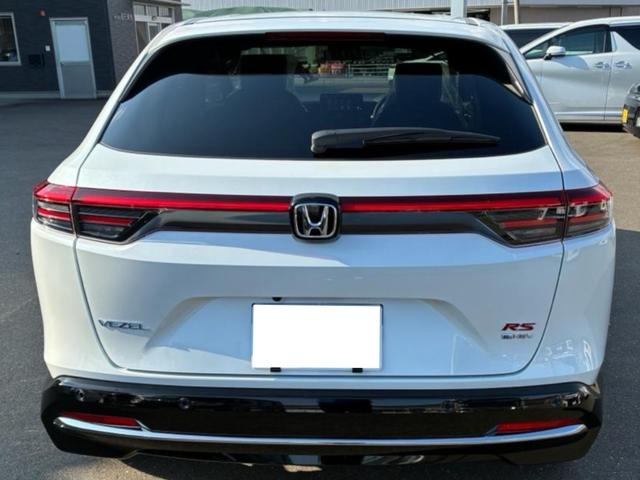ヴェゼル ｅ：ＨＥＶ　ＲＳ　電動格納ミラー　ＡＴ　ＡＢＳ　エアコン　パワーステアリング　パワーウィンドウ　運転席エアバッグ（3枚目）