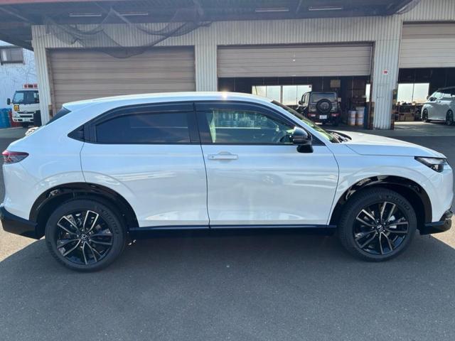 ヴェゼル ｅ：ＨＥＶ　ＲＳ　電動格納ミラー　ＡＴ　ＡＢＳ　エアコン　パワーステアリング　パワーウィンドウ　運転席エアバッグ（4枚目）