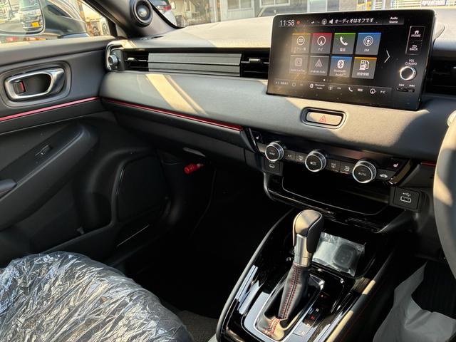 ヴェゼル ｅ：ＨＥＶ　ＲＳ　電動格納ミラー　ＡＴ　ＡＢＳ　エアコン　パワーステアリング　パワーウィンドウ　運転席エアバッグ（8枚目）