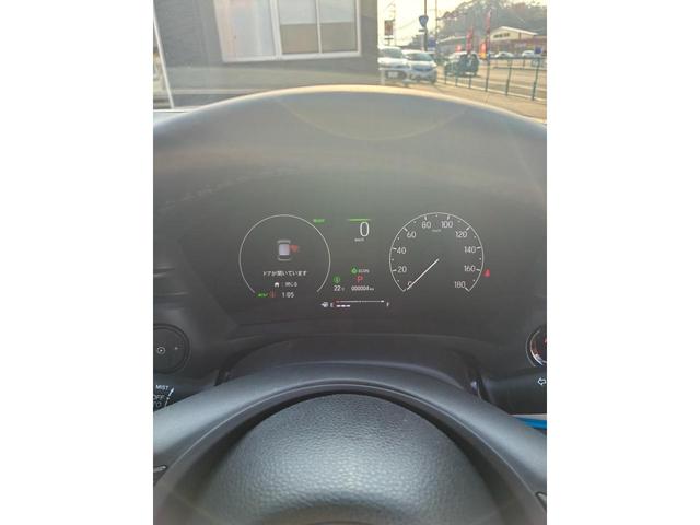 ヴェゼル ｅ：ＨＥＶ　Ｚ・ＰＬａＹパッケージ　ｅ：ＨＥＶ　Ｚ・ＰＬａＹパッケージ　ＡＴ　ＡＢＳ　エアコン　パワーステアリング　パワーウィンドウ　運転席エアバッグ（11枚目）