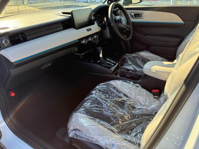 ヴェゼル ｅ：ＨＥＶ　Ｚ・ＰＬａＹパッケージ　ｅ：ＨＥＶ　Ｚ・ＰＬａＹパッケージ　ＡＴ　ＡＢＳ　エアコン　パワーステアリング　パワーウィンドウ　運転席エアバッグ（12枚目）