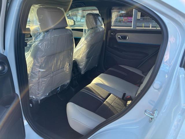 ヴェゼル ｅ：ＨＥＶ　Ｚ・ＰＬａＹパッケージ　ｅ：ＨＥＶ　Ｚ・ＰＬａＹパッケージ　ＡＴ　ＡＢＳ　エアコン　パワーステアリング　パワーウィンドウ　運転席エアバッグ（14枚目）