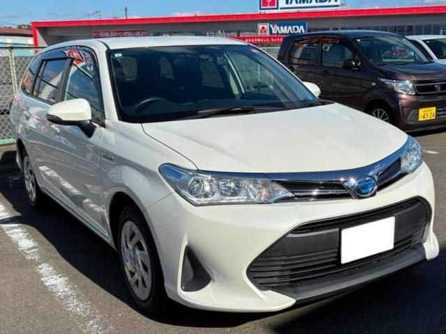 カローラフィールダー ハイブリッド　ＥＸ　ハイブリッド　ＥＸ　オートライト　衝突軽減　スマートキー＆プッシュスタート　コーナーセンサー　サイドエアバック　アイドリングストップ　オートエアコン　横滑り防止装置　キーレス　衝突安全ボディ　ＡＢＳ（3枚目）