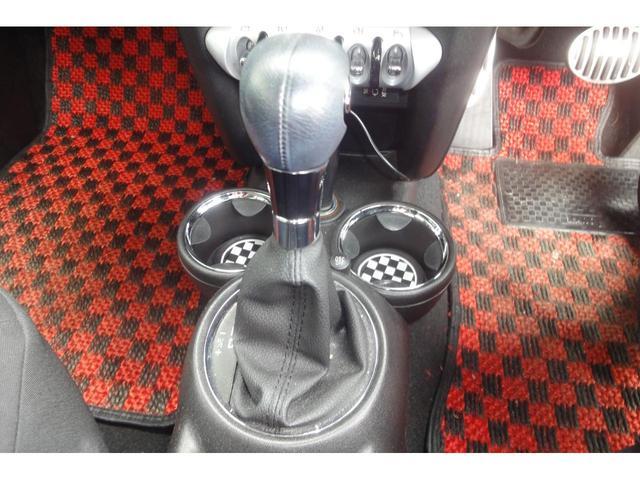 ＭＩＮＩ クーパー　クラブマン　ナビ　ディーラー車　右ハンドル　ＡＢＳ　エアバック　キーレス　フォグランプ　アルミホイール　リア観音開き（12枚目）