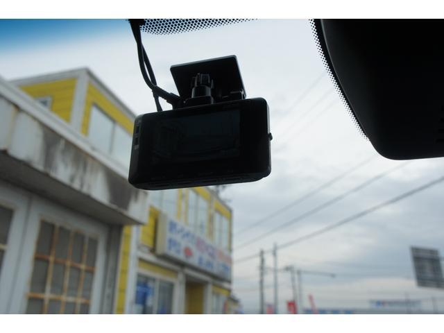 デリカＤ：５ ジャスパー　４ＷＤ　ナビ・テレビ　バックカメラ　ドライブレコーダー　スマートキー　右左パワ－スライドア　パワーシート　アイドリングストップ　１８インチアルミホイール　慣性ブレーキ付き軽トレーラー　ユーロ製（16枚目）