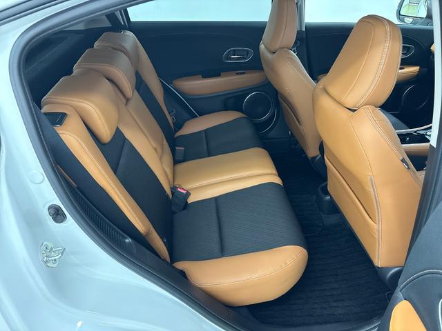 ヴェゼル ハイブリッドＺ・ホンダセンシング　純正インターナビ　フルセグ　シートヒーター　パワーシート　純正ドライブレコーダー　ＥＴＣ　ホンダセンシング　ＬＥＤヘットライト　純正アルミホイール（11枚目）