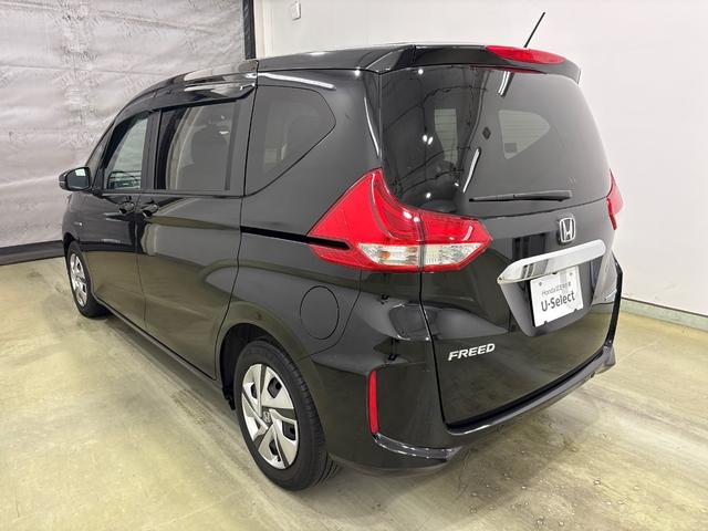 フリードハイブリッド ハイブリッド・Ｇホンダセンシング　純正インターナビ　フルセグ　ＣＤ　ＤＶＤ　Ｂｌｕｅｔｏｏｔｈ　バックカメラ　ホンダセンシング　ＥＴＣ　両側電動スライドドア　シートヒーター　ドライブレコーダー　ＬＥＤヘットライト　ＶＳＡ（横滑り防止）（6枚目）