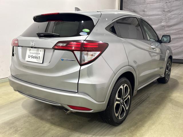 ヴェゼル ハイブリッドＺ　純正メモリーインターナビ　ワンセグ　クルーズコントロール　シートヒーター　社外ドライブレコーダー　ＬＥＤヘットライト　ＥＴＣ　純正アルミホイール（5枚目）