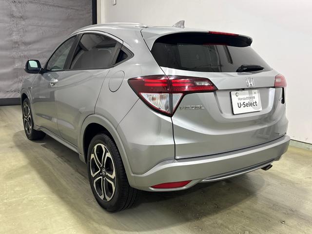 ヴェゼル ハイブリッドＺ　純正メモリーインターナビ　ワンセグ　クルーズコントロール　シートヒーター　社外ドライブレコーダー　ＬＥＤヘットライト　ＥＴＣ　純正アルミホイール（6枚目）