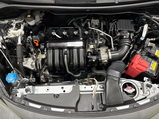 フィット クロスター　純正メモリーインターナビ　クルーズコントロール　ＥＴＣ　ホンダセンシング　純正ドライブレコーダー前後セット　ＬＥＤヘットライト　純正アルミホイール　４ＷＤ（7枚目）