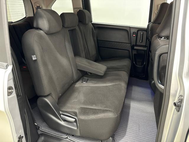 フリード Gジャストセレクション 4WD ETC 左側電動スライドドア VSA(横滑り防止) 純正メモリーインターナビ(11枚目)