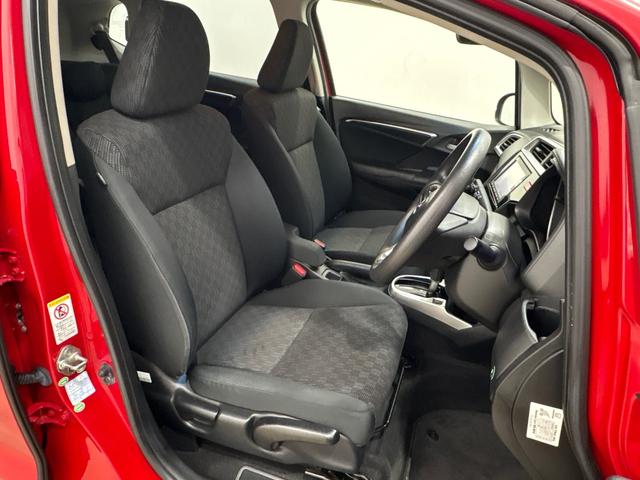 フィット １３Ｇ・Ｌパッケージ　純正メモリーナビ　ＥＴＣ（10枚目）