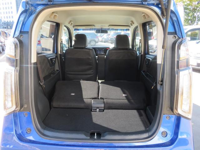 後部座席を収納するとご覧のとおり！大容量の荷室が完成です！