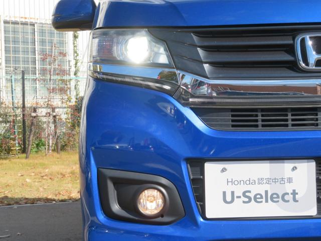 切れにくく明るさ抜群！ディスチャージヘッドライト装備