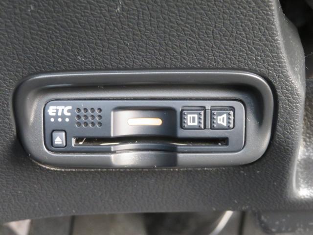 ヴェゼル X・ホンダセンシング ホンダセンシング ETC 純正リモコンエンジンスターター クルーズコントロール 社外メモリーナビ バックカメラ LEDヘットライト 純正アルミホイール LEDフォグランプ(9枚目)