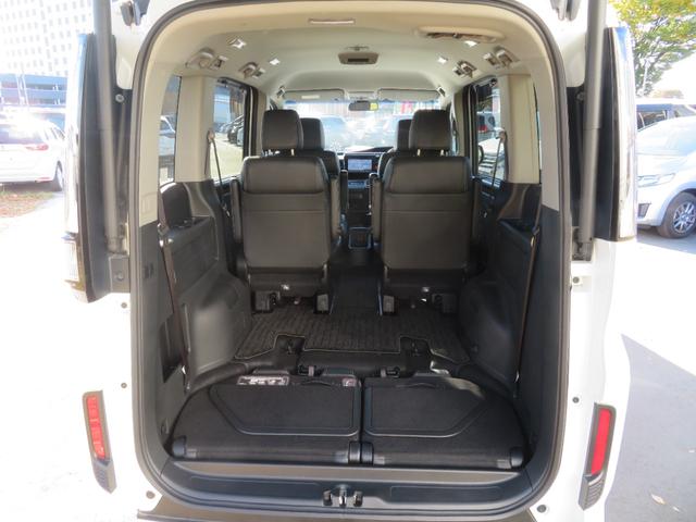 ステップワゴンスパーダ ｅ：ＨＥＶスパーダＧ・ＥＸホンダセンシング　両側電動スライドドア　純正リモコンエンジンスターター　ＥＴＣ　ホンダセンシング　クルーズコントロール　シートヒーター　ＬＥＤヘットライト　ＬＥＤフォグランプ　純正アルミホイール（17枚目）