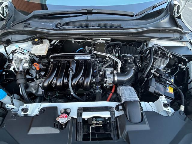 ヴェゼル ハイブリッドＺ・ホンダセンシング　ホンダセンシング　ＥＴＣ　クルーズコントロール　シートヒーター　純正メモリーインターナビ　フルセグ　社外ドライブレコーダー　ＬＥＤヘットライト　ＬＥＤフォグランプ（5枚目）