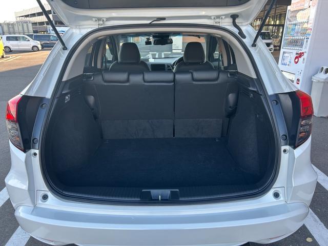 ヴェゼル ハイブリッドＺ・ホンダセンシング　ホンダセンシング　ＥＴＣ　クルーズコントロール　シートヒーター　純正メモリーインターナビ　フルセグ　社外ドライブレコーダー　ＬＥＤヘットライト　ＬＥＤフォグランプ（16枚目）