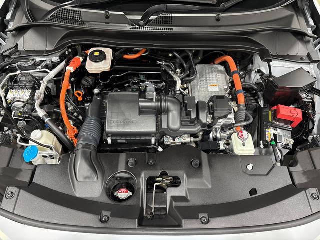 ヴェゼル ｅ：ＨＥＶＺ　ホンダセンシング　ハンドルヒーター　クルーズコントロール　パワーテールゲート　シートヒーター　ＥＴＣ　純正メモリーインターナビ　ホンダコネクト対応　純正アルミホイール　ＬＥＤヘットライト（7枚目）