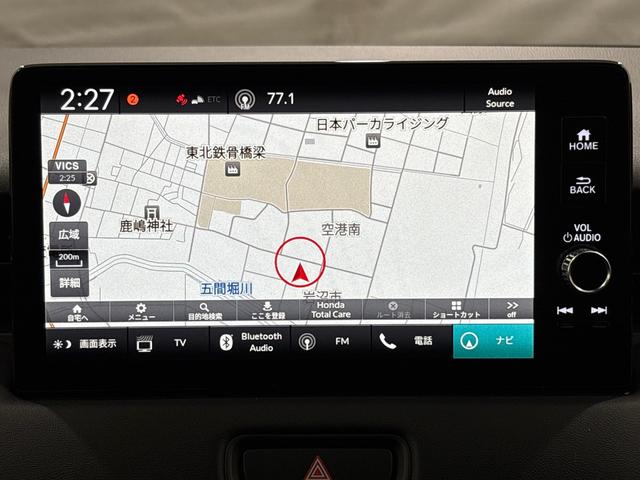 ヴェゼル ｅ：ＨＥＶＺ　ホンダセンシング　ハンドルヒーター　クルーズコントロール　パワーテールゲート　シートヒーター　ＥＴＣ　純正メモリーインターナビ　ホンダコネクト対応　純正アルミホイール　ＬＥＤヘットライト（9枚目）