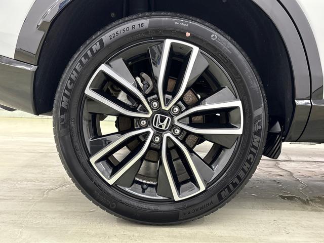ヴェゼル ｅ：ＨＥＶＺ　ホンダセンシング　ハンドルヒーター　クルーズコントロール　パワーテールゲート　シートヒーター　ＥＴＣ　純正メモリーインターナビ　ホンダコネクト対応　純正アルミホイール　ＬＥＤヘットライト（13枚目）