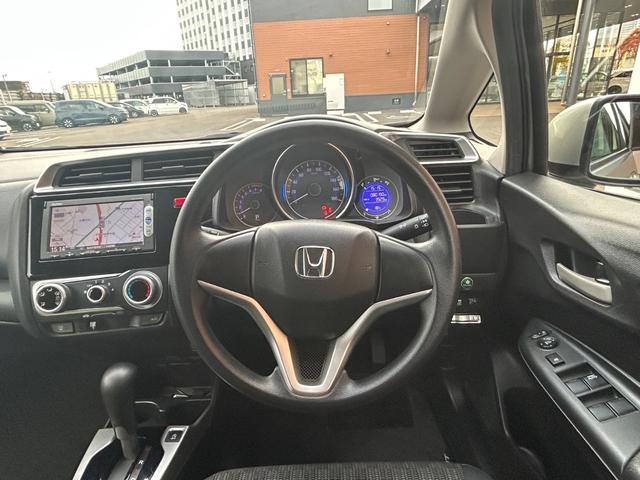 フィット １３Ｇ　ＥＴＣ　純正メモリーインターナビ　ワンセグ（6枚目）