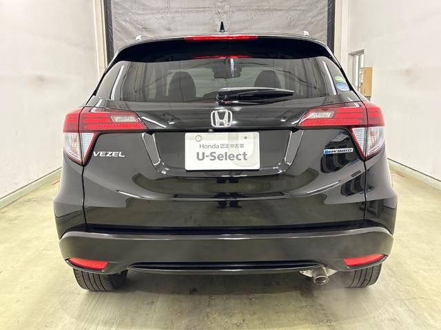 ヴェゼル ハイブリッドＺ・ホンダセンシング　ＥＴＣ　純正メモリーインターナビ　フルセグ　シートヒーター　クルーズコントロール　フロント純正ドライブレコーダー　純正アルミホイール　ＬＥＤヘットライト　ＬＥＤフォグランプ（4枚目）