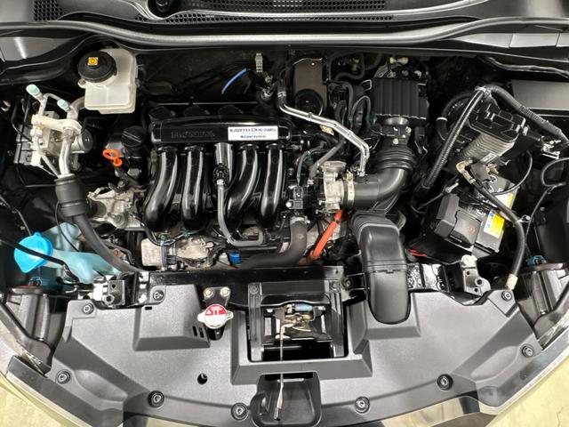 ヴェゼル ハイブリッドＺ・ホンダセンシング　ＥＴＣ　純正メモリーインターナビ　フルセグ　シートヒーター　クルーズコントロール　フロント純正ドライブレコーダー　純正アルミホイール　ＬＥＤヘットライト　ＬＥＤフォグランプ（7枚目）