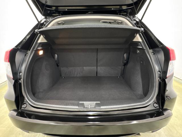 ヴェゼル ハイブリッドＺ・ホンダセンシング　ＥＴＣ　純正メモリーインターナビ　フルセグ　シートヒーター　クルーズコントロール　フロント純正ドライブレコーダー　純正アルミホイール　ＬＥＤヘットライト　ＬＥＤフォグランプ（12枚目）