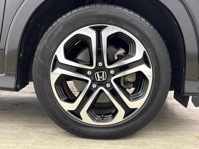 ヴェゼル ハイブリッドＺ・ホンダセンシング　ＥＴＣ　純正メモリーインターナビ　フルセグ　シートヒーター　クルーズコントロール　フロント純正ドライブレコーダー　純正アルミホイール　ＬＥＤヘットライト　ＬＥＤフォグランプ（13枚目）