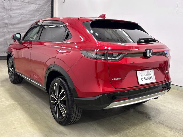 ヴェゼル ｅ：ＨＥＶＺ　純正メモリーインターナビ　フルセグ　シートヒーター　純正リモコンエンジンスターター　ハンドルヒーター　クルーズコントロール　パワーテールゲート　ドライブレコーダー　４ＷＤ　ＥＴＣ　ＬＥＤヘットライト（6枚目）