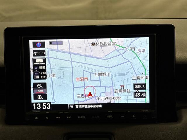 ヴェゼル ｅ：ＨＥＶＺ　純正メモリーインターナビ　フルセグ　シートヒーター　純正リモコンエンジンスターター　ハンドルヒーター　クルーズコントロール　パワーテールゲート　ドライブレコーダー　４ＷＤ　ＥＴＣ　ＬＥＤヘットライト（9枚目）