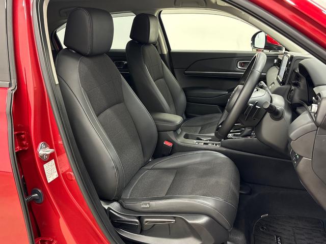 ヴェゼル ｅ：ＨＥＶＺ　純正メモリーインターナビ　フルセグ　シートヒーター　純正リモコンエンジンスターター　ハンドルヒーター　クルーズコントロール　パワーテールゲート　ドライブレコーダー　４ＷＤ　ＥＴＣ　ＬＥＤヘットライト（10枚目）