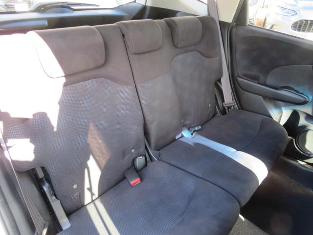 フィット １３Ｇ・スマートセレクション　社外ナビ　ＥＴＣ　ＨＩＤヘットライト　社外アルミホイール（10枚目）