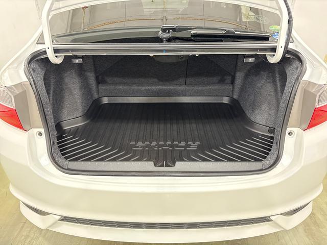 グレイス ハイブリッドＥＸ・ホンダセンシング　純正メモリーインターナビ　純正アルミホイール　純正フロントドライブレコーダー　シートヒーター　ＥＴＣ　ＬＥＤヘットライト　フォグライト　ホンダセンシング　クルーズコントロール　４ＷＤ（12枚目）