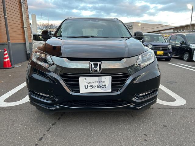 ヴェゼル ハイブリッドＺ・ホンダセンシング　純正メモリーインターナビ　フルセグ　シートヒーター　ホンダセンシング　クルーズコントロール　ＥＴＣ　ＬＥＤヘットライト　ＬＥＤフォグライト　純正アルミホイール　バックカメラ（2枚目）