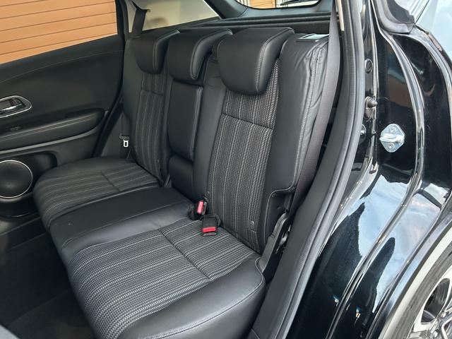 ヴェゼル ハイブリッドＺ・ホンダセンシング　純正メモリーインターナビ　フルセグ　シートヒーター　ホンダセンシング　クルーズコントロール　ＥＴＣ　ＬＥＤヘットライト　ＬＥＤフォグライト　純正アルミホイール　バックカメラ（14枚目）