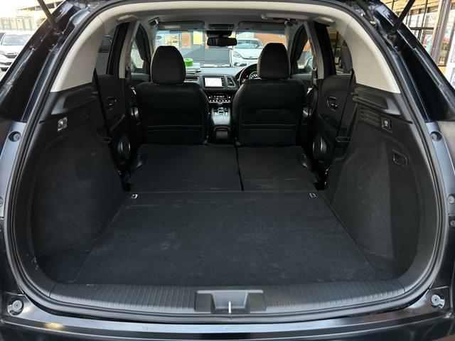 ヴェゼル ハイブリッドＺ・ホンダセンシング　純正メモリーインターナビ　フルセグ　シートヒーター　ホンダセンシング　クルーズコントロール　ＥＴＣ　ＬＥＤヘットライト　ＬＥＤフォグライト　純正アルミホイール　バックカメラ（16枚目）