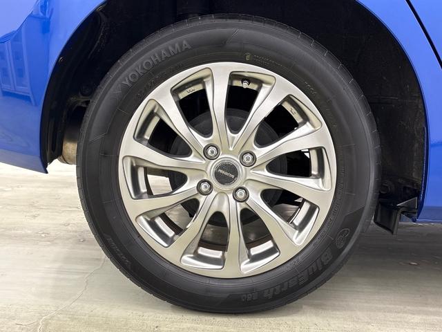 フィット １３Ｇ・Ｌホンダセンシング　純正リモコンエンジンスターター　純正メモリーインターナビ　ＣＤ　クルーズコントロール　社外フロントドライブレコーダー　ＬＥＤヘットライト　社外アルミホイール　ＥＴＣ　ホンダセンシング（12枚目）