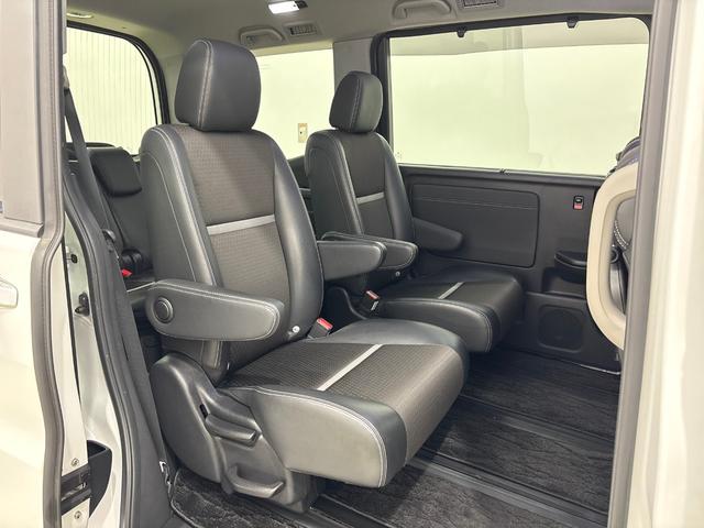 ステップワゴンスパーダ ｅ：ＨＥＶスパーダＧ・ＥＸホンダセンシング　両側電動スライドドア　純正前後ドライブレコーダー　ＥＴＣ　純正前後ドライブレコーダー　フルセグ　シートヒーター　ＬＥＤヘットライト　ＬＥＤフォグライト　純正アルミホイール　わくわくゲート（11枚目）