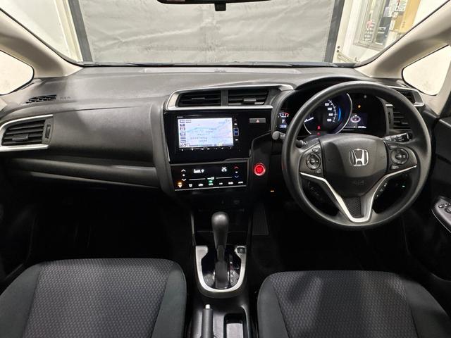 フィット １３Ｇ・Ｌホンダセンシング　純正メモリーインターナビ　フルセグ　純正前後ドライブレコーダー　ホンダセンシング　クルーズコントロール　ＬＥＤヘットライト　ＥＴＣ　純正アルミホイール（モデューロ）　フォグライト（8枚目）