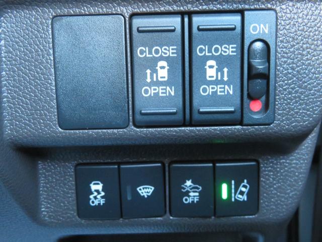 フリード Ｇ　元社用車　純正メモリーインターナビ　フルセグ　シートヒーター　両側電動スライドドア　ホンダセンシング　クルーズコントロール　ＬＥＤヘットライト　純正フロントドライブレコーダー　バックカメラ（9枚目）