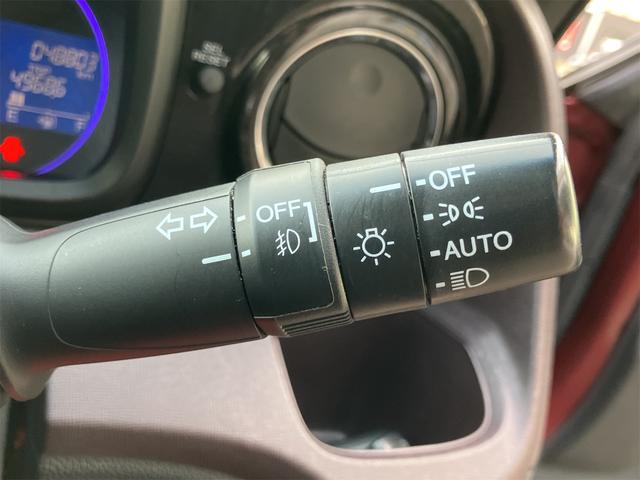 N-ONE プレミアム・Lパッケージ ETC バックカメラ オートライト HID スマートキー アイドリングストップ 電動格納ミラー ベンチシート CVT 盗難防止システム ABS ESC CD USB チップアップシート アルミホイール(8枚目)