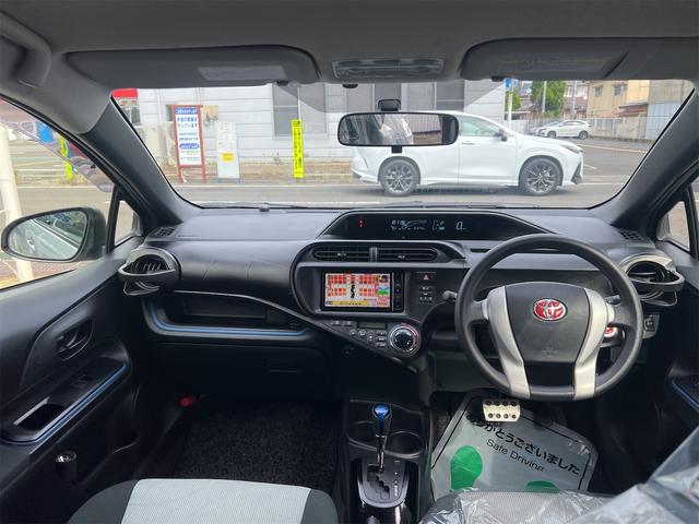 アクア Ｓ　ＥＴＣ　ナビ　ＴＶ　スマートキー　電動格納ミラー　ＣＶＴ　衝突安全ボディ　ＡＢＳ　ＥＳＣ　ＵＳＢ　ミュージックプレイヤー接続可　Ｂｌｕｅｔｏｏｔｈ　エアコン　パワーステアリング　パワーウィンドウ（2枚目）